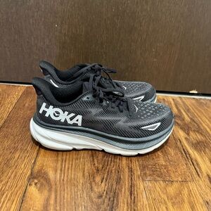 Hoka Clifton 9